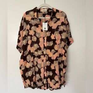 BNWT Waiwaolani Top Charlie